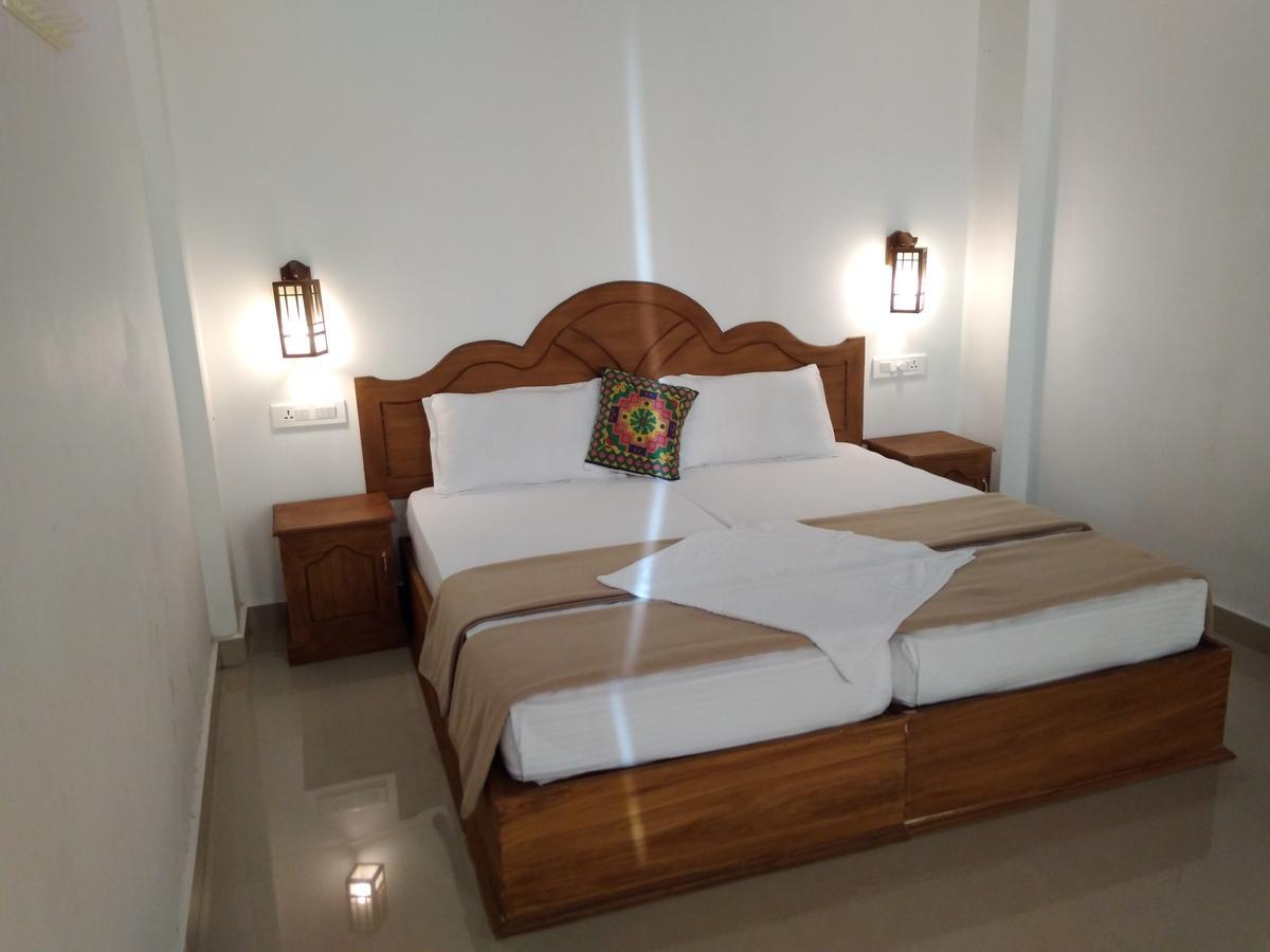 Holiday Villa Thekkady Bagian luar foto